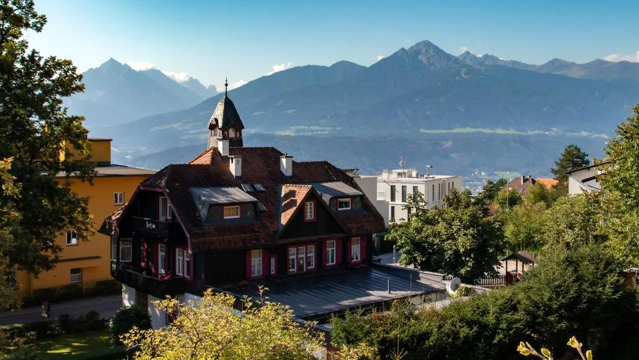 Cafe Pension Alpina İnnsbruck Konukevi